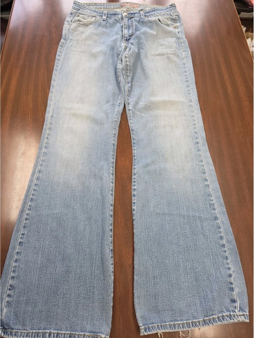 Levi's 519 Low Rise Flare Jeans 30x33 Light Wash Y2K Boho Festival Denim Western